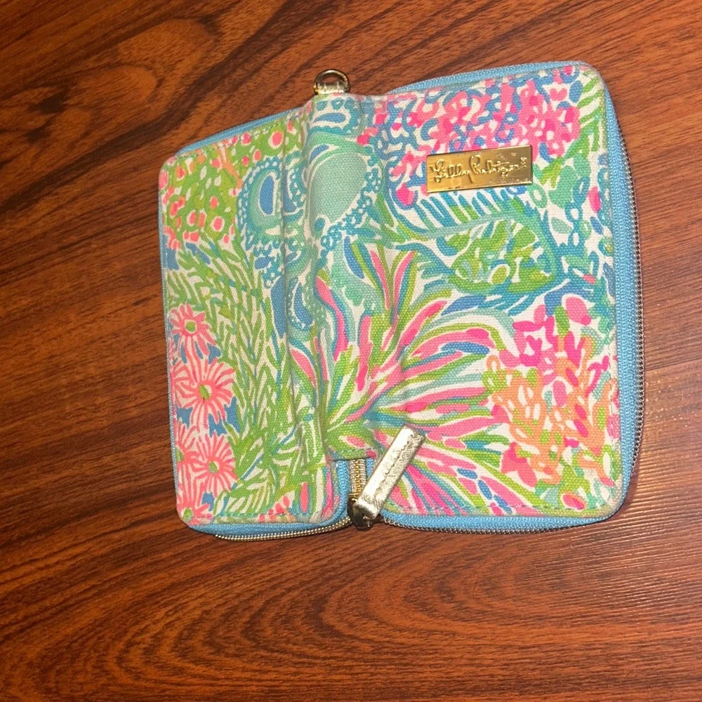 Lilly Pulitzer Multicolor Tropical Floral Zip Phone Wallet